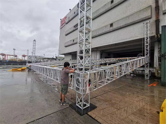 ���̰���