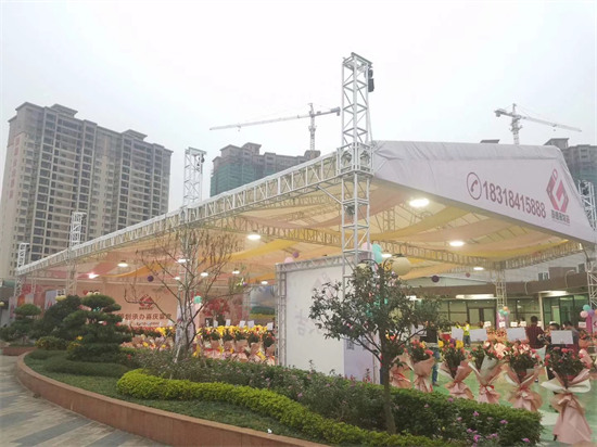 �Ƹ����������