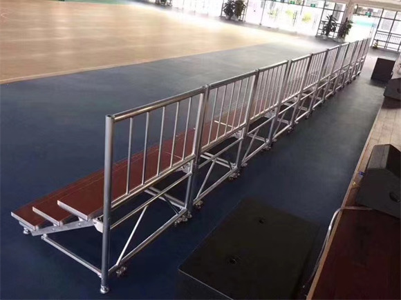 ��̨���ϳ�̨