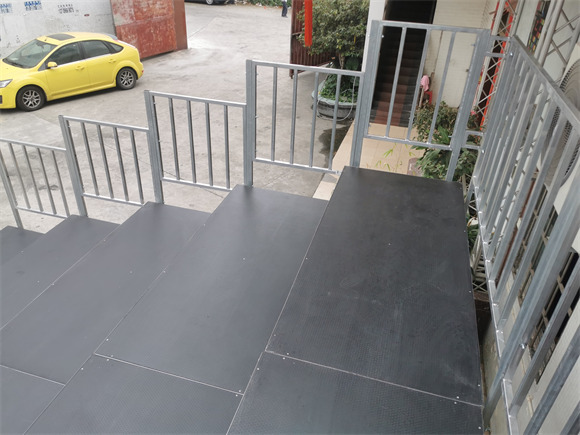 ��̨���ϳ�̨