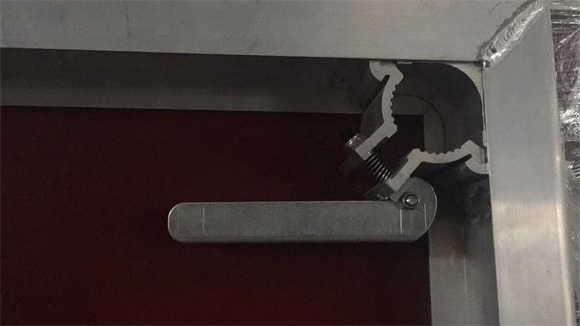 ����������̨