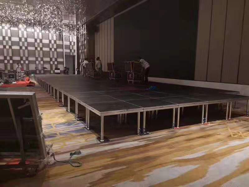 ����������̨